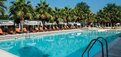 resort-holiday-marina