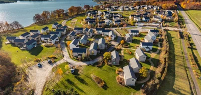golden-lakes-village